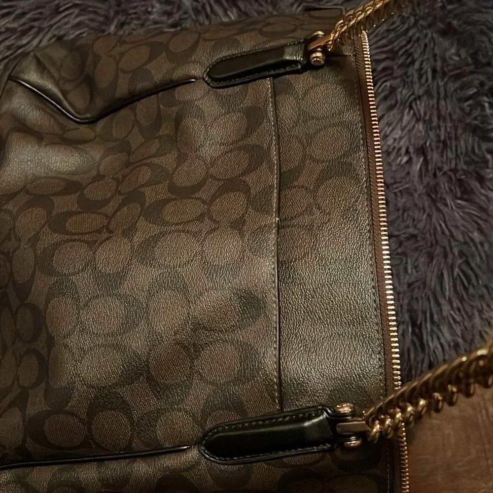 Coach - Picture 5 of 6